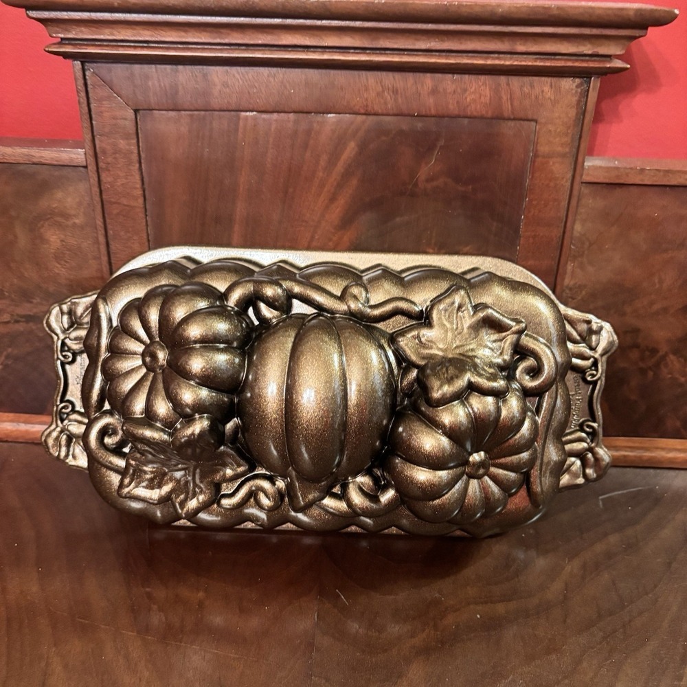 Williams Sonoma Nordic Ware Great Pumpkin Loaf Pan Autumn‎ Botanical Cakelet Pan